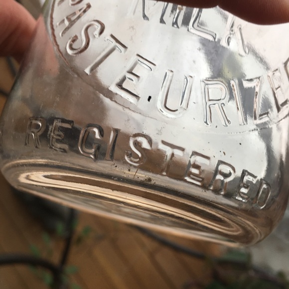 Glass milk bottle, 1 quart buy two $ 5 items for $8 - Picture 5 of 10